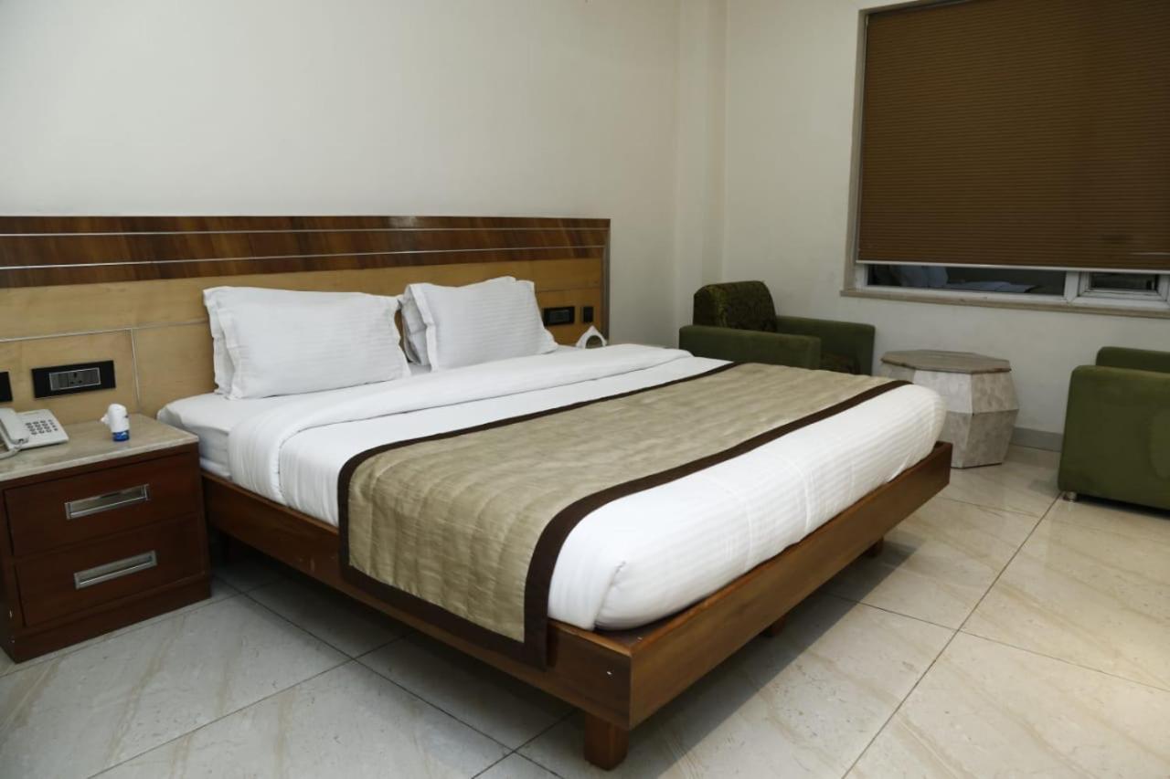 Hotel Pacific Roorkee Экстерьер фото