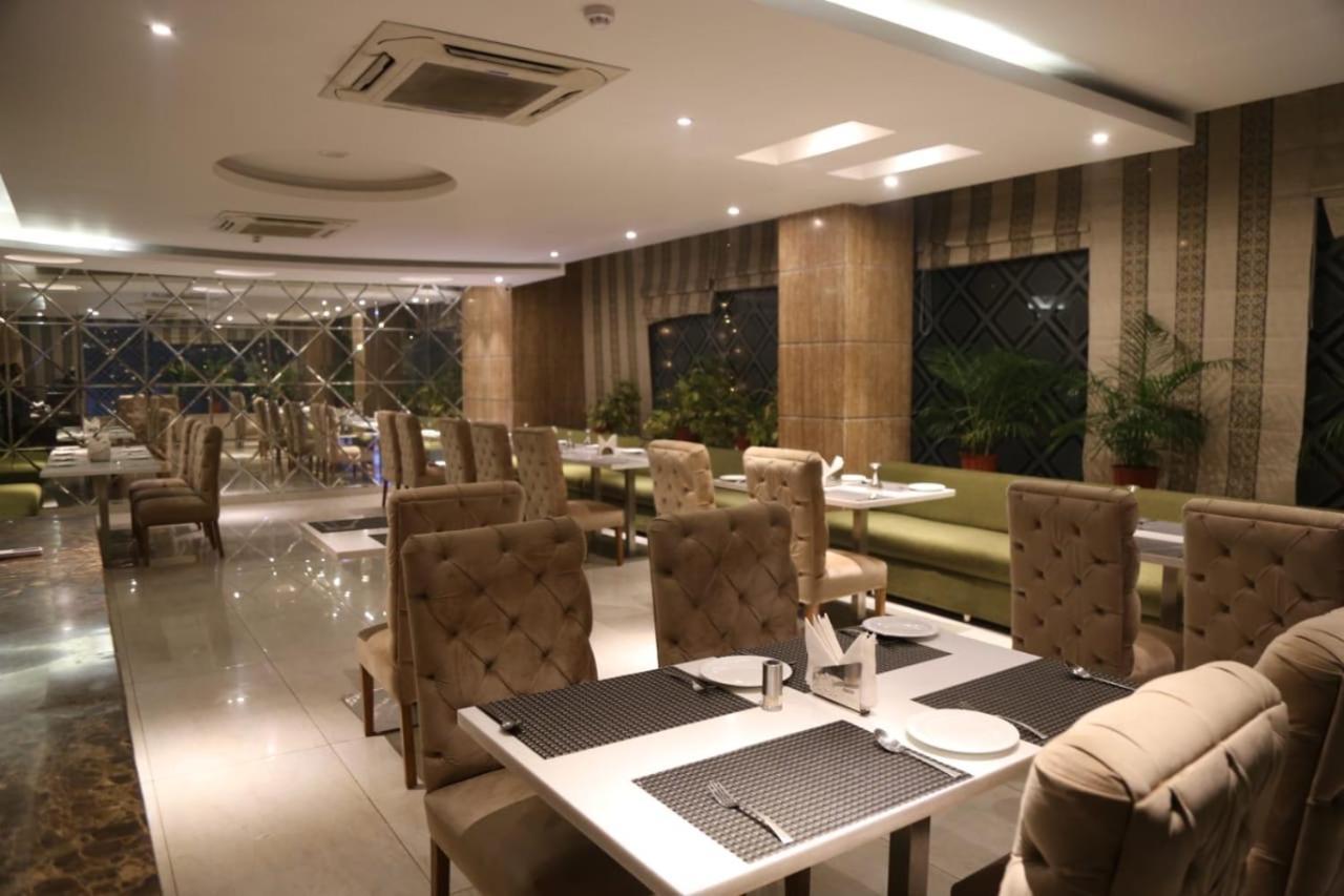 Hotel Pacific Roorkee Экстерьер фото